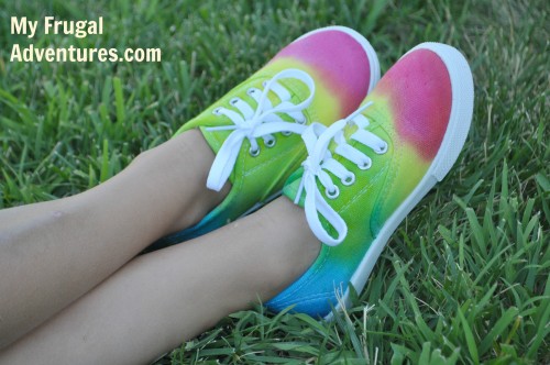 How to dye tennis shoes