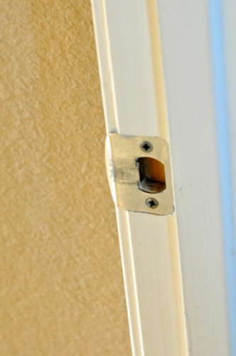 How to Spray Paint Doorknobs
