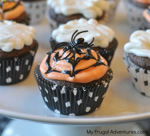 spiderweb halloween cupcakes