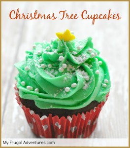 Christmas Tree Cupcakes- so easy and perfect for holiday parties!