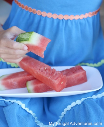 How to cut a watermelon into slices