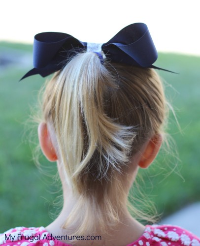How to make a girl's cheer bow